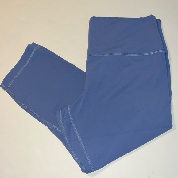 lululemon athletica Pants - Lululemon Cropped Leggings EUC 14